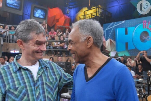 Gilberto Gil posa ao lado de Serginho Groisman