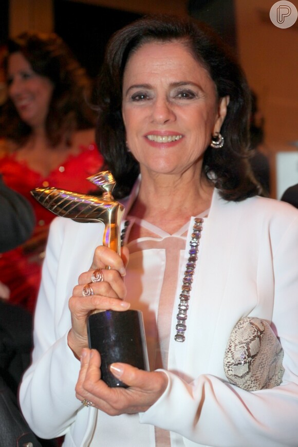 Marieta Severo foi homenageada na 18ª edição do Prêmio Claudia, em 7 de outubro de 2013