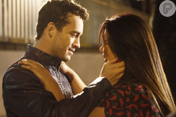 Rodrigo Andrade e Fabiana Karla fazem par romântico em 'Amor à Vida'