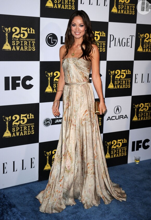 A atriz Olivia Wilde também usou um modelo do estilista na 25º edição do Film Independent Spirit Award em 2010