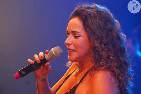 Daniela Mercury vai cantar em um show da campanha SOS Câncer 2013