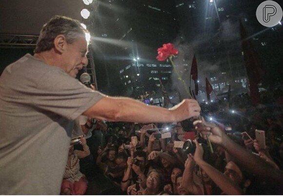 Chico Buarque, contrário ao impeachment, também se manifestou contra a extinção do Ministério