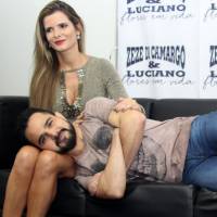 Luciano Camargo chega a evento após fraturar costela em queda:'Dor insuportável'