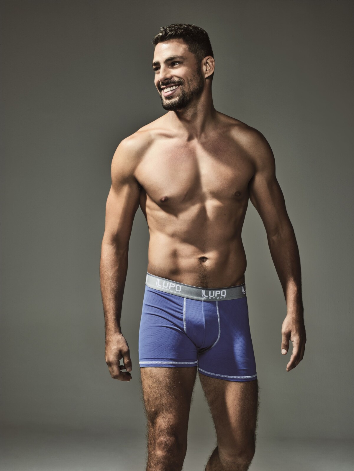 Foto: Cauã Reymond posa de cueca pela 1ª vez para campanha: 'Sei que ...