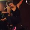 Grazi Massafera aparece em um GIF no Instagram em uma pose de balé ao lado de outras alunas durante uma aula de dança com Justin Neto 