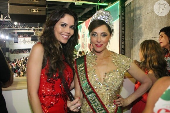 Christiane Torloni encontrou a apresentadora Daniela Albuquerque na cerimônia de sua coroação como rainha de bateria da Grande Rio