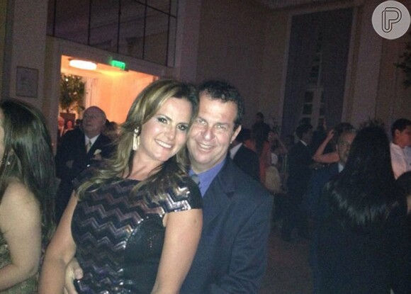 Renata Ceribelli está namorando o empresário Carlos Vaisman, noticiou o jornal 'O Dia' desta segunda-feira, 21 de outubro de 2013