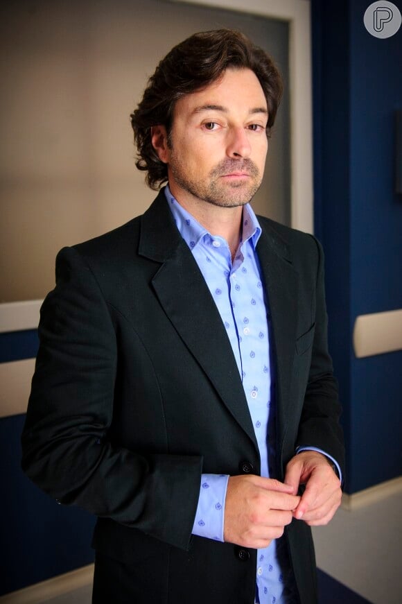 Murilo (Emilio Orciollo Netto) vai ser o professor de etiqueta de Valdirene (Tatá Werneck), em 'Amor à Vida', em 31 de outubro de 2013