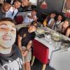 Neymar almoça com amigos e família, em 25 de outubro de 2013