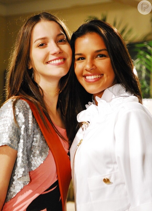 Yasmin, a melhor amiga de Débora (Nathalia Dill), foi o primeiro papel de Mariana Rios na TV