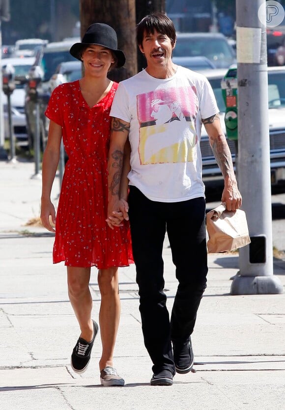 Anthony Kiedis tem circulado com a modelo Helena Vestergaard desde o início de 2013
