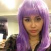 Além da castanha, Miley Cyrus também postou foto de peruca lilás