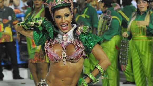 Gracyanne Barbosa acerta sua volta à Mangueira para o Carnaval de 2014