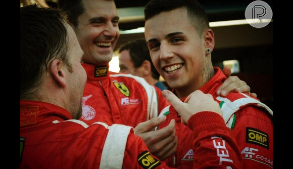Piloto da Ferrari na categoria GT3, Lorenzo Carvalho é o verdadeiro 'rei do camarote'
