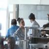A atriz Claudia Raia almoçou em um restaurante japonês no aeroporto Santos Dumont, na tarde desta segunda-feira, 11 de novembro de 2013, no Rio de Janeiro