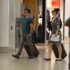 Claudia Raia e o namorado, o dançarino Jarbas Homem de Mello, estiveram no aeroporto Santos Dumont, na tarde desta segunda-feira, 11 de novembro de 2013, no Rio de Janeiro