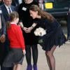 Felizmente, Kate Middleton foi rápida e conseguiu evitar cliques indiscretos dos fotógrafos