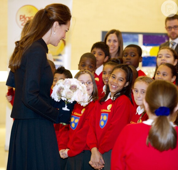 Kate Middleton visitou um evento do programa Place2Be, que luta contra o bullying em escolas na Inglaterra