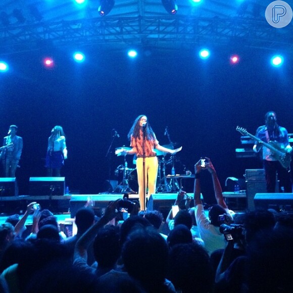 Solange Knowles faz show em casa de shows do Rio de Janeiro