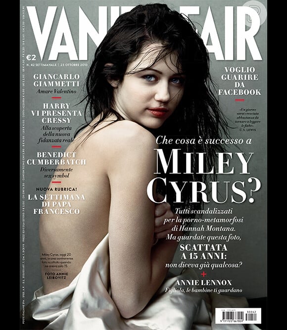 Junho de 2008 - A cantora aparece na revista americana 'Vanity Fair', aos 15 anos, sem camisa. Não era algo comum que adolescente estrela da Disney fizesse