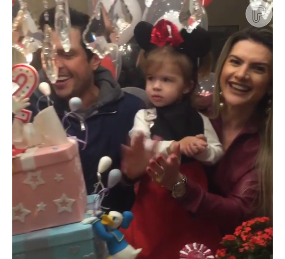 Ceará e Mirella Santos comemoram o aniversário de 2 anos da filha, Valentina, nesta quarta-feira, 10 de agosto de 2016