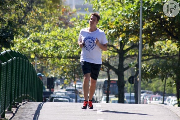 Durante o reality, Porchat era frequentemente flagrado correndo pelas ruas do Rio