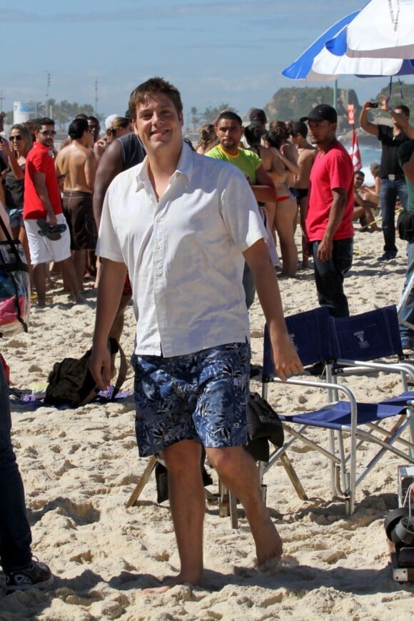 Dois meses antes de começar o 'Medida Certa', Porchat estava bem acima do peso. Nesta foto, o humorista durante gravação de um comercial com Fani Pacheco e Nicole Bahls na praia de Ipanema, 11 em julho de 2013