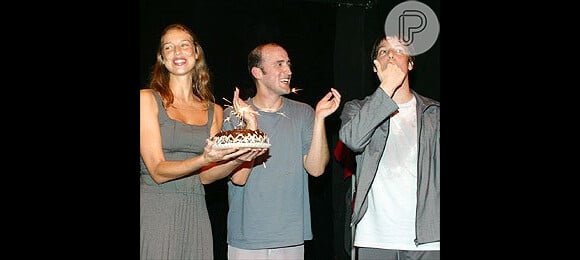 Fábio Porchat ao lado de Paulo Gustavo e Luana Piovani durante a peça 'Infraturas', de 2005