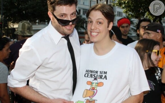 Fábio Porchat ao lado de Danilo Gentili durante a passeata Humor Sem Censura, em 22 de agosto de 2010