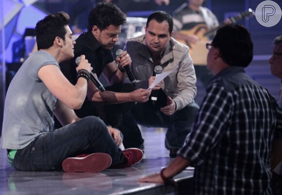 Zezé di Camargo & Luciano gravaram participação no programa 'Sai do Chão', que marca a estreia de Luan Santana como apresentador