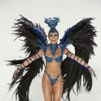 Sabrina Sato grava vinheta para o Carnaval 2014, no Rio; veja fotos