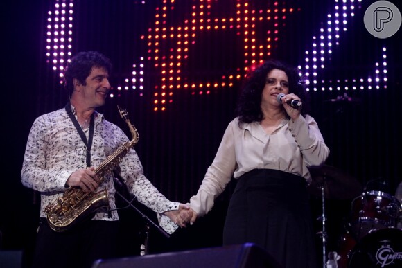 George Israel e Gal Costa no espetáculo 'Volta Cazuza', em São Paulo, na noite deste sábado, 30 de novembro de 2013