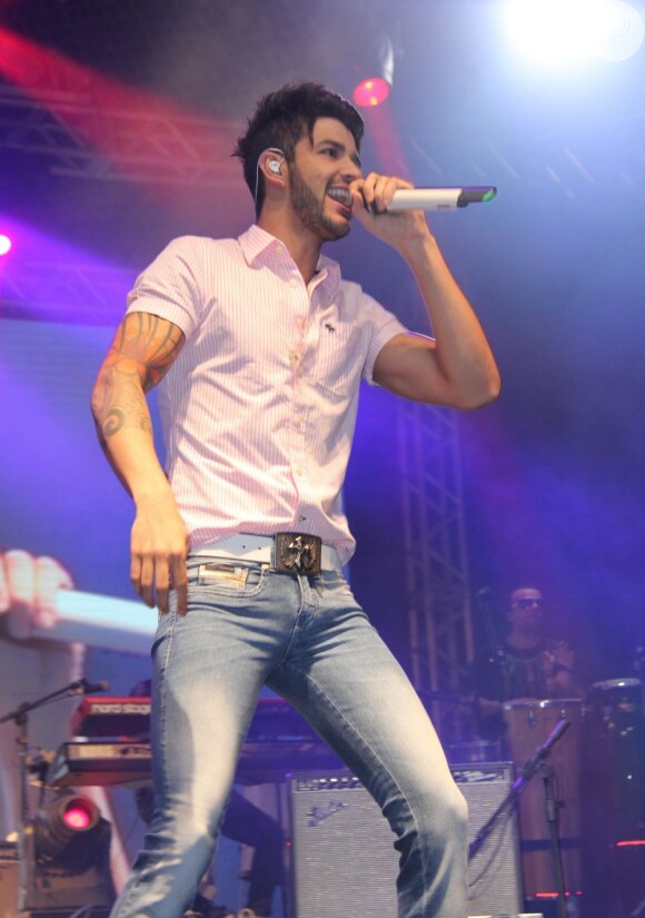 Gusttavo Lima canta sucessos em show no Pará (Foto: Wesley Costa)
