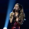 Ariana Grande faz a performance de 'Tattooed Heart' no American Music Awards 2013