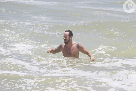 Paulo Vilhena está sempre pelas praias cariocas