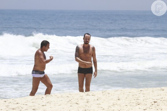 Paulo Vilhena nesta quinta-feira, 5 de dezembro de 2013, na praia do Recreio dos Bandeirantes, no Rio de Janeiro