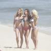 Mas apesar do sol forte e do calor no Rio de Janeiro, as atrizes foram para a praia trabalhar