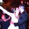 O beijo dos noivos! Silvia Abravanel, filha de Silvio Santos, se casa com o cantor Kleyton, da dupla Téo & Edu, em 6 de dezembro de 2013