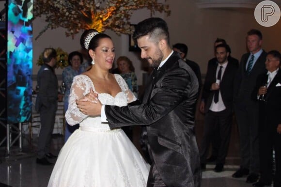 Silvia Abravanel e Kleyton, o Edu da dupla Téo & Edu, têm a primeira dança de casados, nesta sexta-feira, 6 de dezembro de 2013