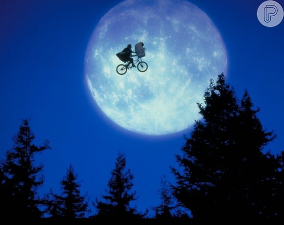 Em 1982, Steven Spielberg se consagrou definitivamente com o lançamento de 'E.T, o Extraterrestre', que registrou a maior arrecadação da história do cinema até então, e rendeu uma nova indicação ao Oscar