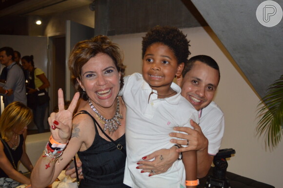 A apresentadora Astrid Fontenelle foi à gravação com o filho Gabriel, de 5 anos
