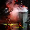 Ivete Sangalo foi ovacionada pelo público de 40 mil pessoas ao aparecer no palco entre a fumaça
