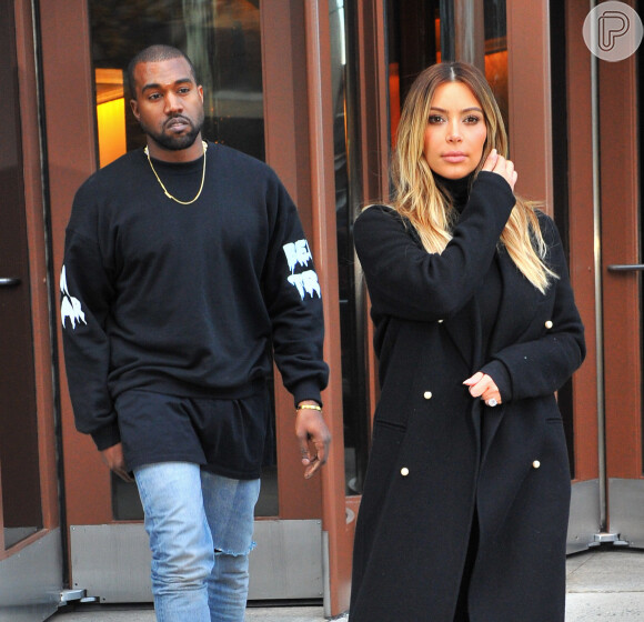 Kim Kardashian e Kanye West estãos noivos