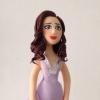 Claudia Raia vira boneca com figurino do musical 'Crazy for You', em 20 de dezembro de 2013