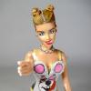 Das mãos de Marcus Baby, Miley Cyrus também ganhou uma Barbie