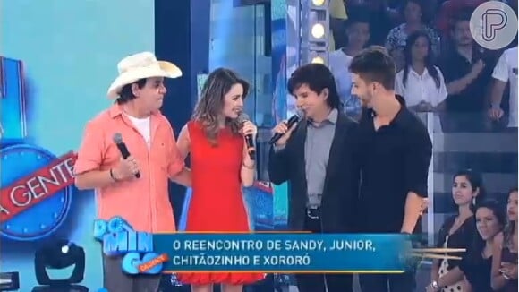 O 'Domingo da Gente' de 22 de dezembro de 2013 foi comandado por Chitãozinho e Xororó, que receberam Sandy e Júnior no palco