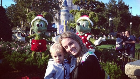 Davi Lucca, filho de Neymar, passa o Natal na Disney com a mãe