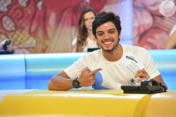 Rodrigo Simas participou do 'Mesão da Esperança', no 'Criança Esperança'