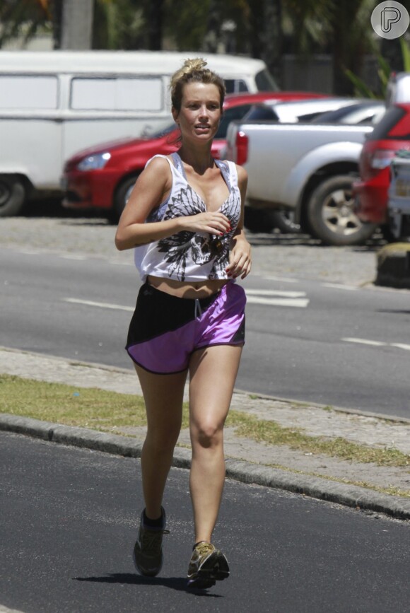 Juliana Didone correu para manter sua ótima forma física
