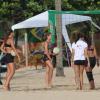 Sasha é flagrada durante partida de vôlei de praia nas areias da praia de Ipanema, na zona sul do Rio, em fevereiro de 2012